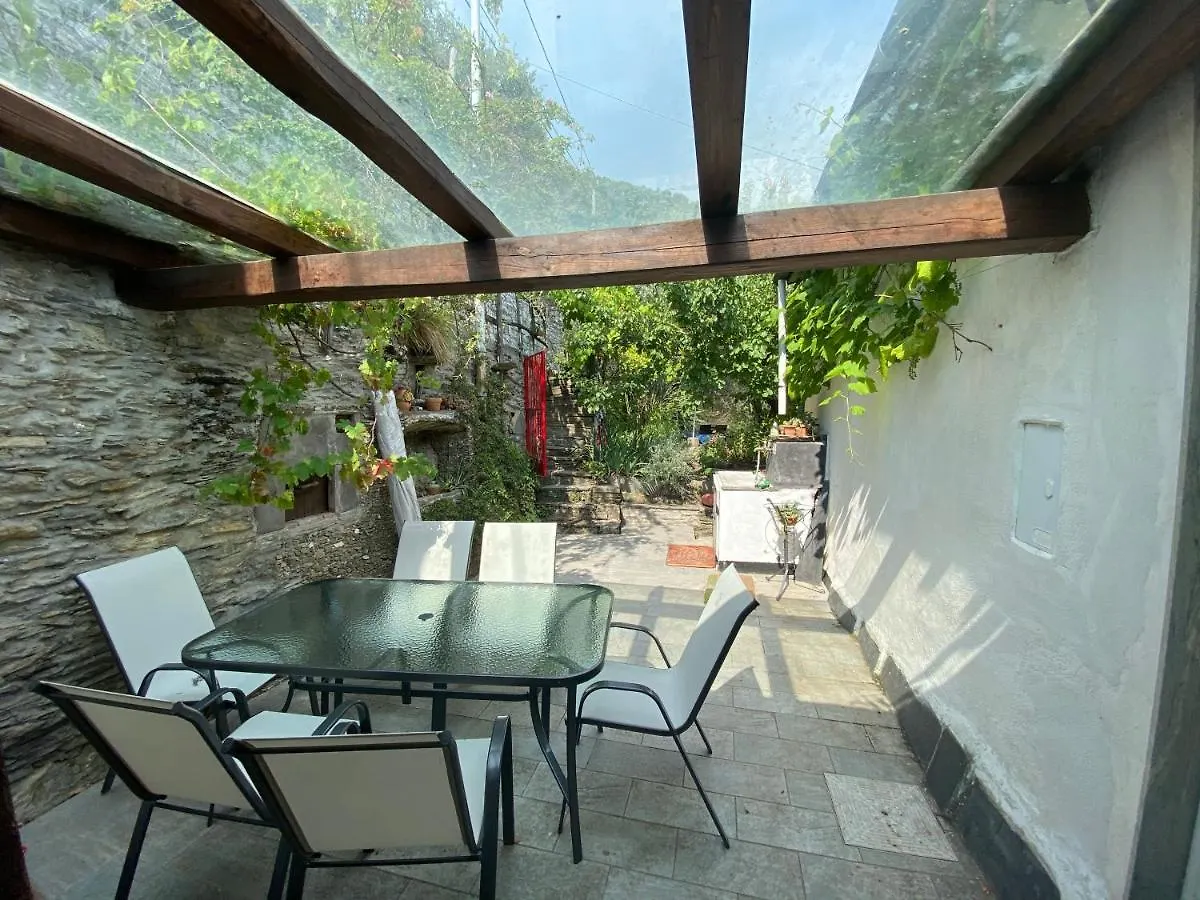 CogornoGreen House With Sea View别墅 度假居 Cogorno